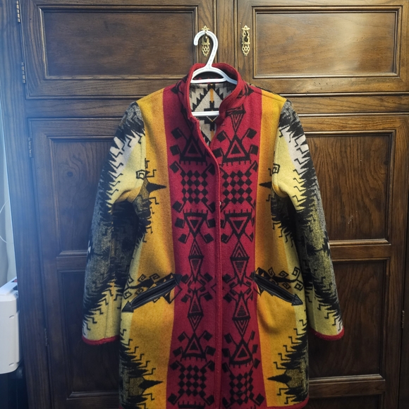 Women's Multicolor Patterned Coat - Picture 11 of 12